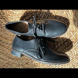 Clark’s women’s Oxford - man tailored - low heel black - 7m